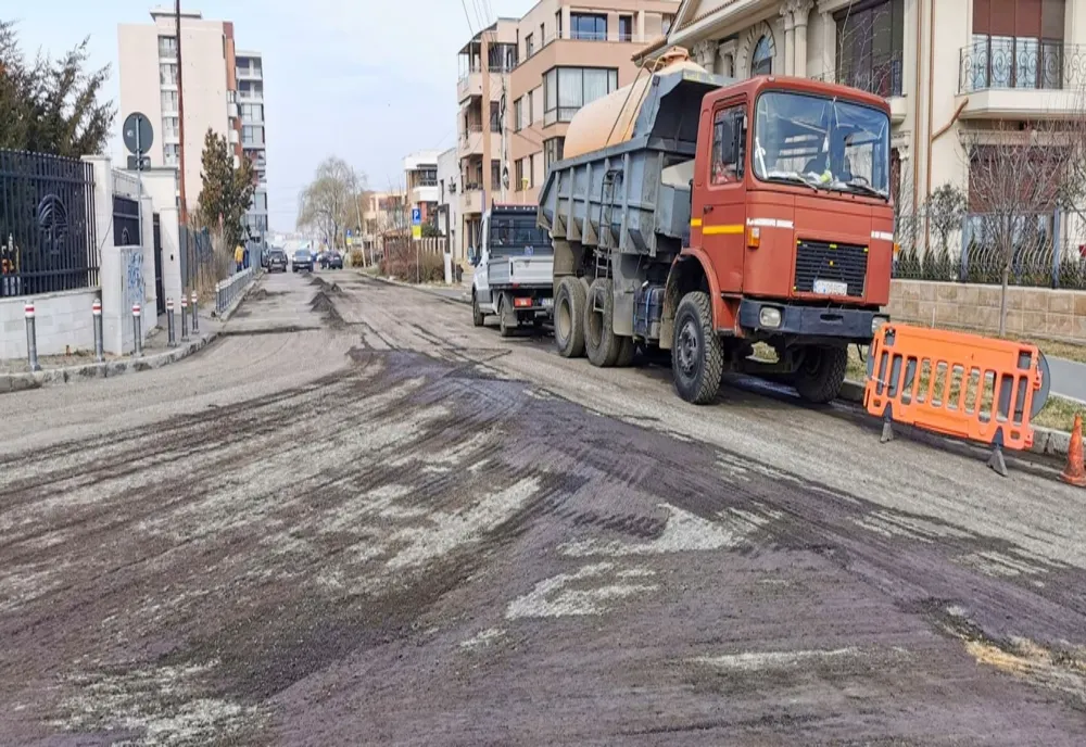 Atenție, șoferi! Reabilitare carosabil pe străzile din Faleză Nord