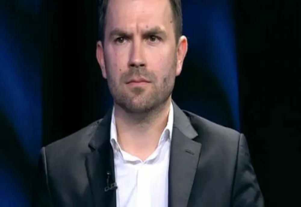 Liderul USR: ”Petrecerea pe pastile a PNL și PSD se va termina într-un singur fel, previzibil: la spitalul FMI, cu România pe aparate”