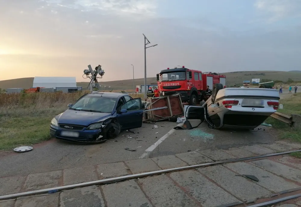 FOTO Impact violent la Babadag. O persoană încarcerată