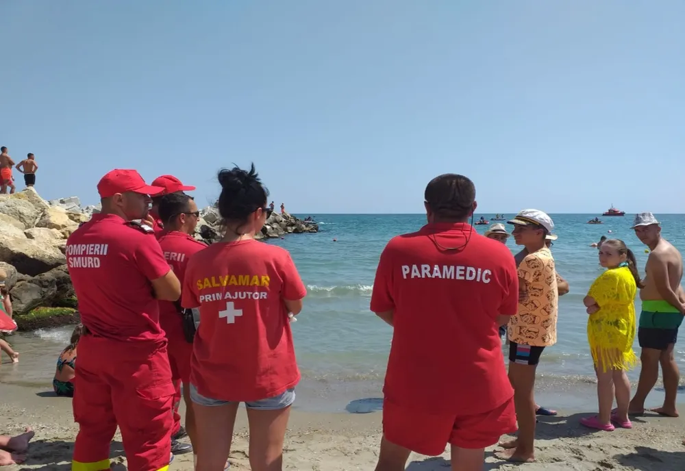 Două persoane în pericol de înec la Costinești