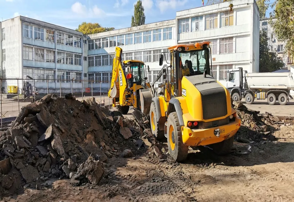 Se reabilitează Liceele Teoretice „George Călinescu” și „Decebal”
