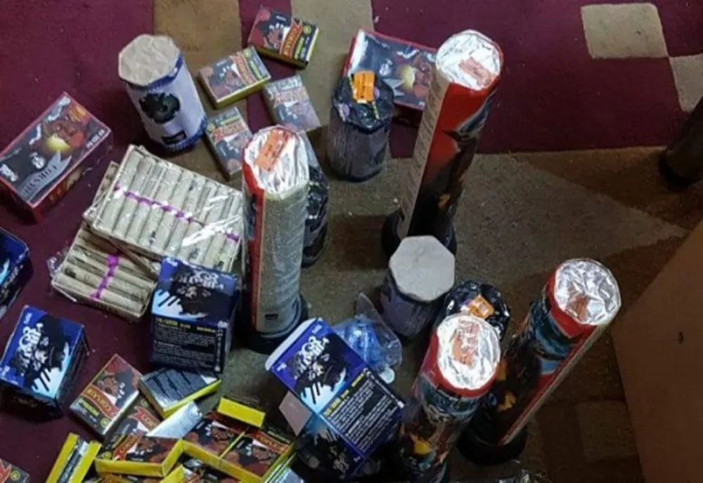 Controale la comercianții care vând articole pirotehnice. Amenzi pe bandă rulantă