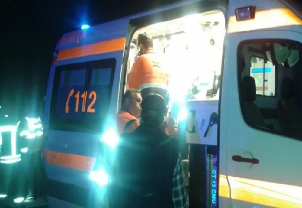 Accident pe autostradă. Mașină intrată în parapet