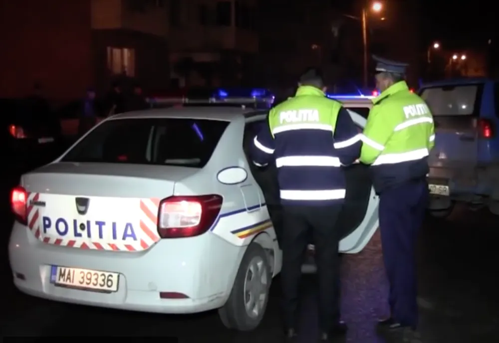 Aventurile penale ale unui șofer de 20 de ani: fără permis, a condus băut un autoturism furat