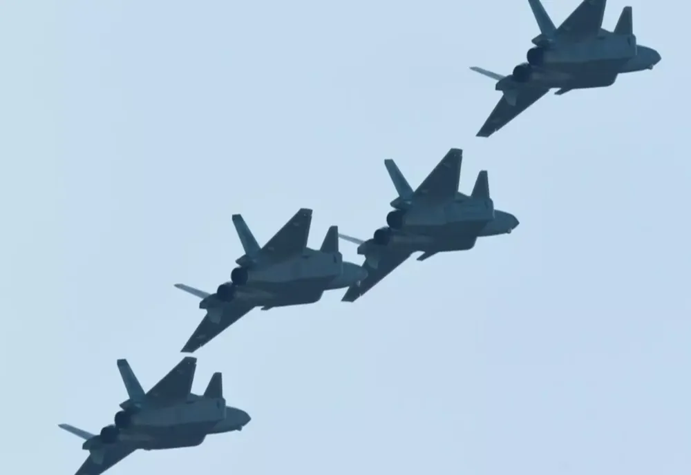 Lovitură fără precedent în Mediterană: Ucraina a atacat cu drone un petrolier din „flota fantomă” a Rusiei