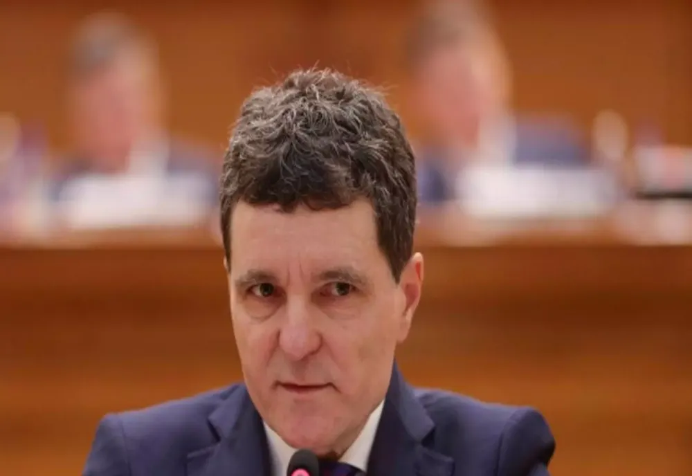 Au trecut 6 luni cu Nicușor Dan la Cotroceni. Bilanț plin de promisiuni încălcate: TVA mărit, scumpiri și relații reci cu americanii
