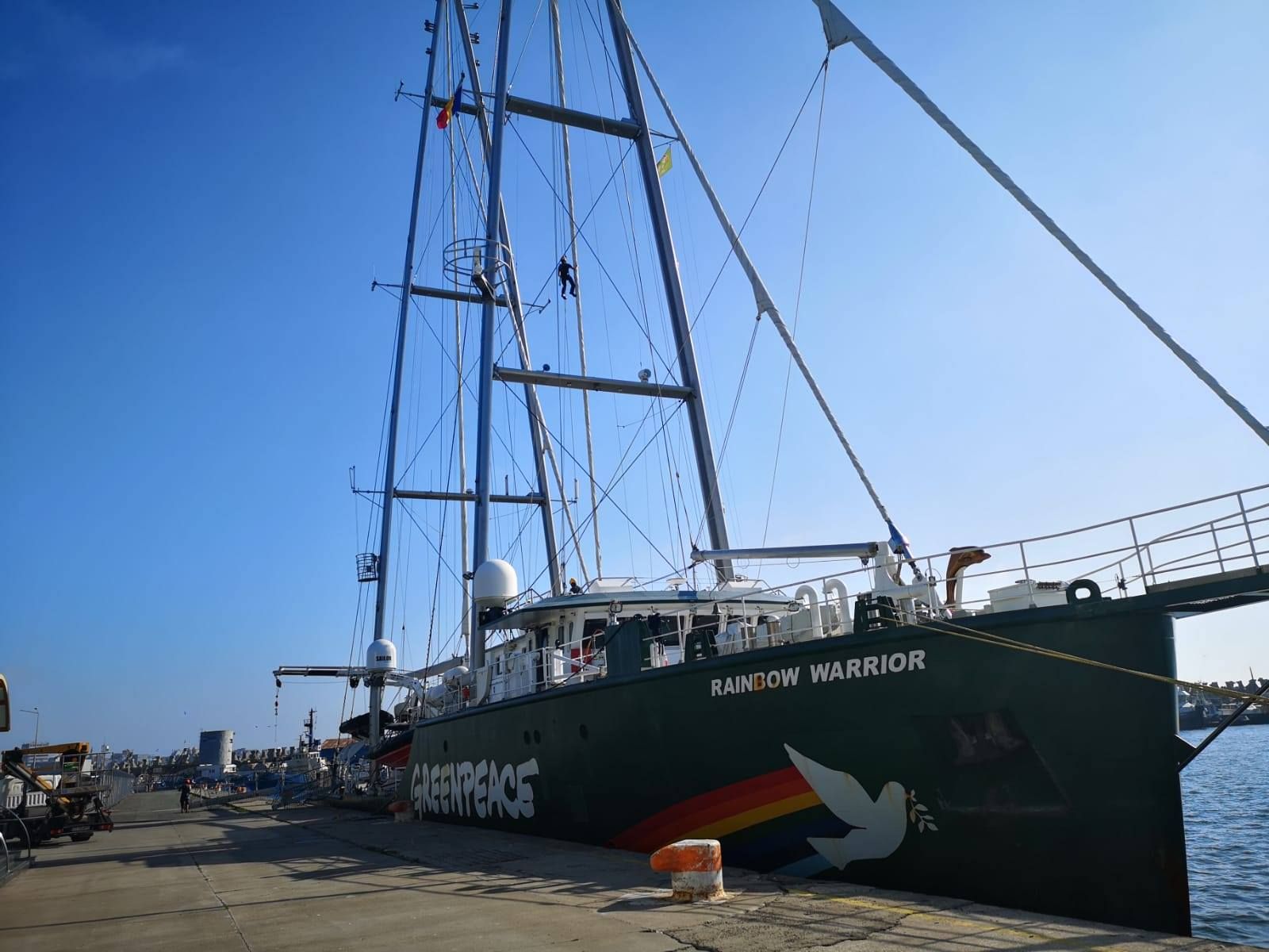 Rainbow Warrior 01