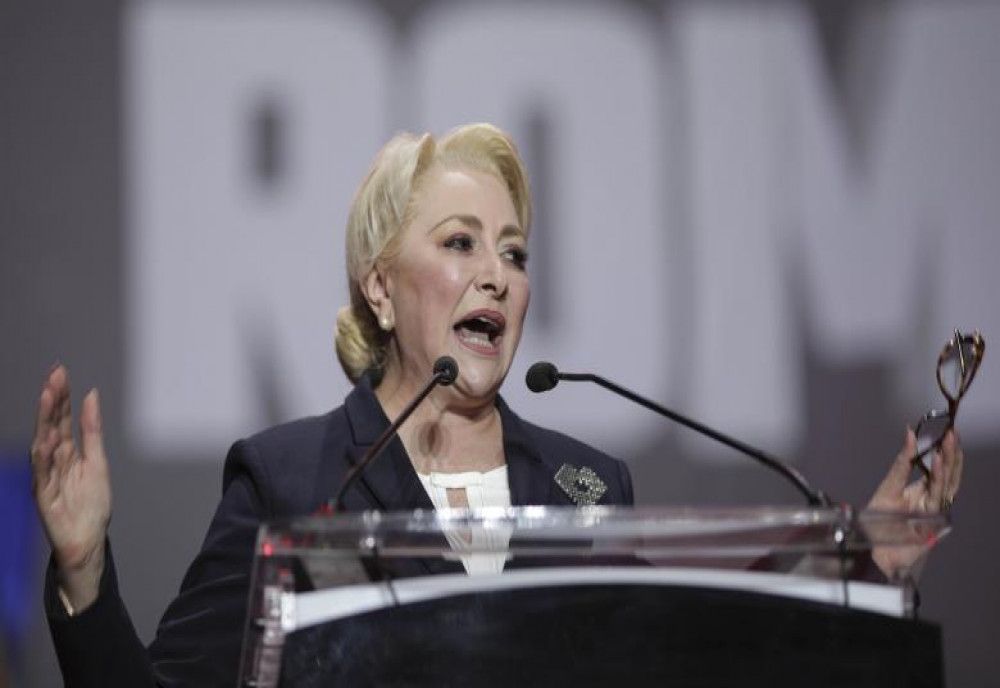 PSD, atac xenofob pe Facebook: Iohannis, Orban şi Barna, nume de străini