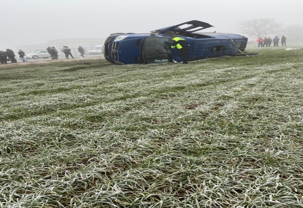 Accident grav în județul Constanța, după ce un microbuz de călători s-a răsturnat