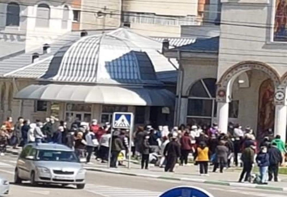 Zi de Sărbatoare, îmbulzeală la biserică!