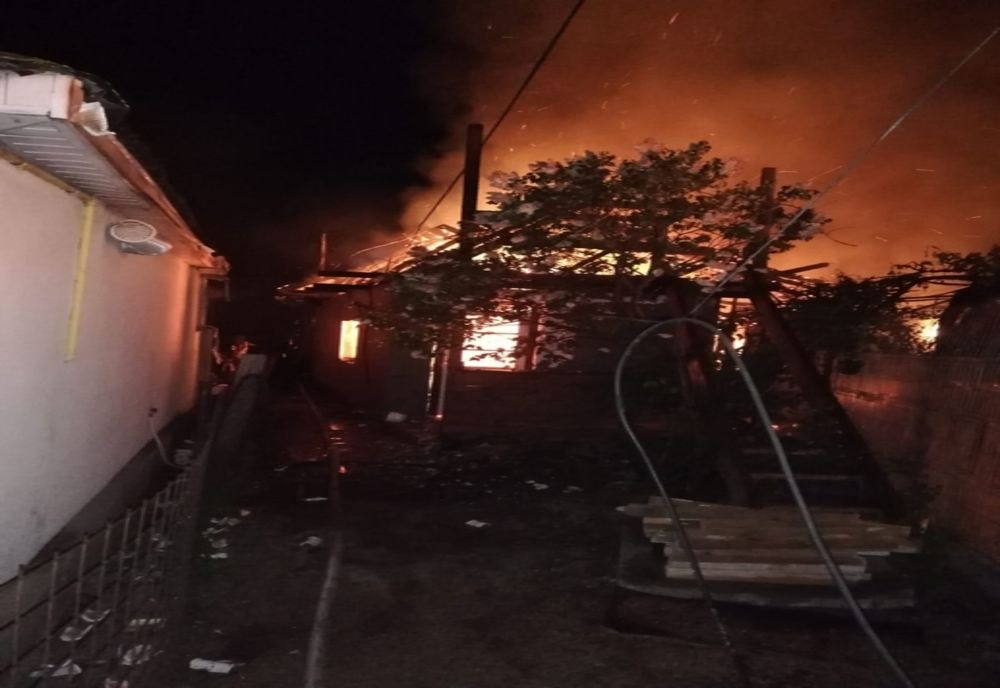 FOTO | Incendiu violent în Năvodari