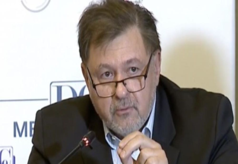 Alexandru Rafila recomandă evitarea locurilor aglomerate: ”Boala se transmite şi în sezonul cald. În marea majoritate, populaţia este receptivă”