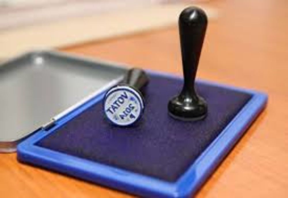 Amendă de 700 de lei  după ce şi-a fotografiat buletinul de vot