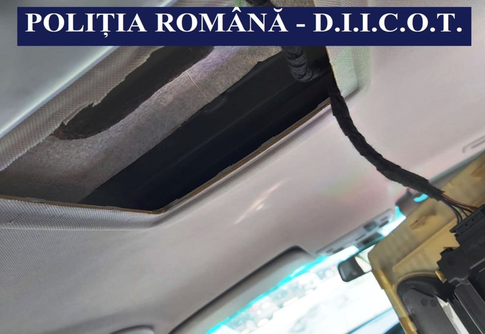 Droguri descoperite într-o mașină pe Autostrada București - Constanța