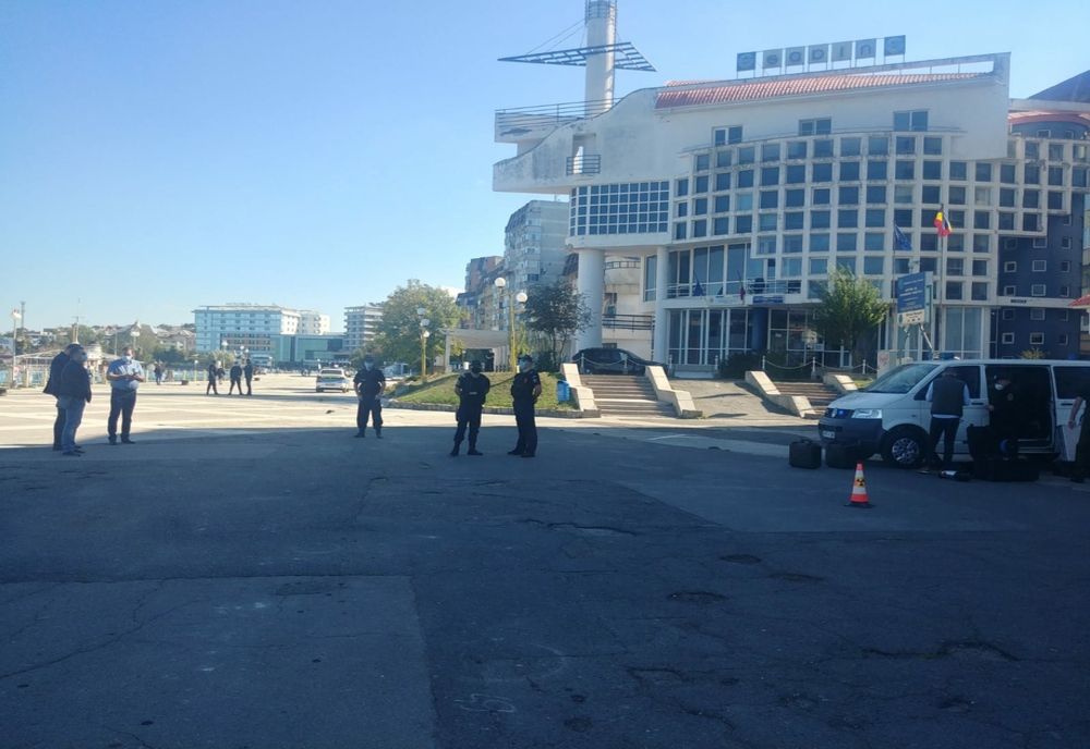 FOTO| Colet suspect la Tulcea. Autoritățile în alertă