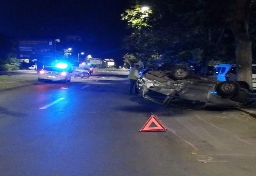 FOTO| Vitezoman băut în trafic. A făcut praf patru mașini