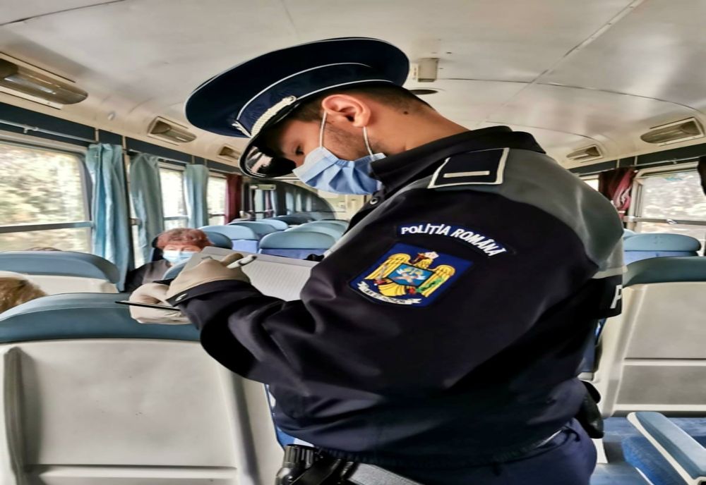 Controale ale polițiștilor în trenuri și gări