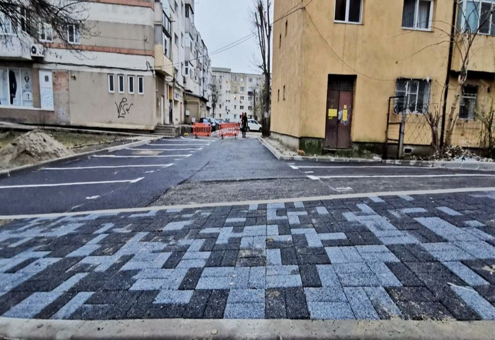 Lucrările de reconfigurare urbană s-au extins pe strada Dionisie cel Mic