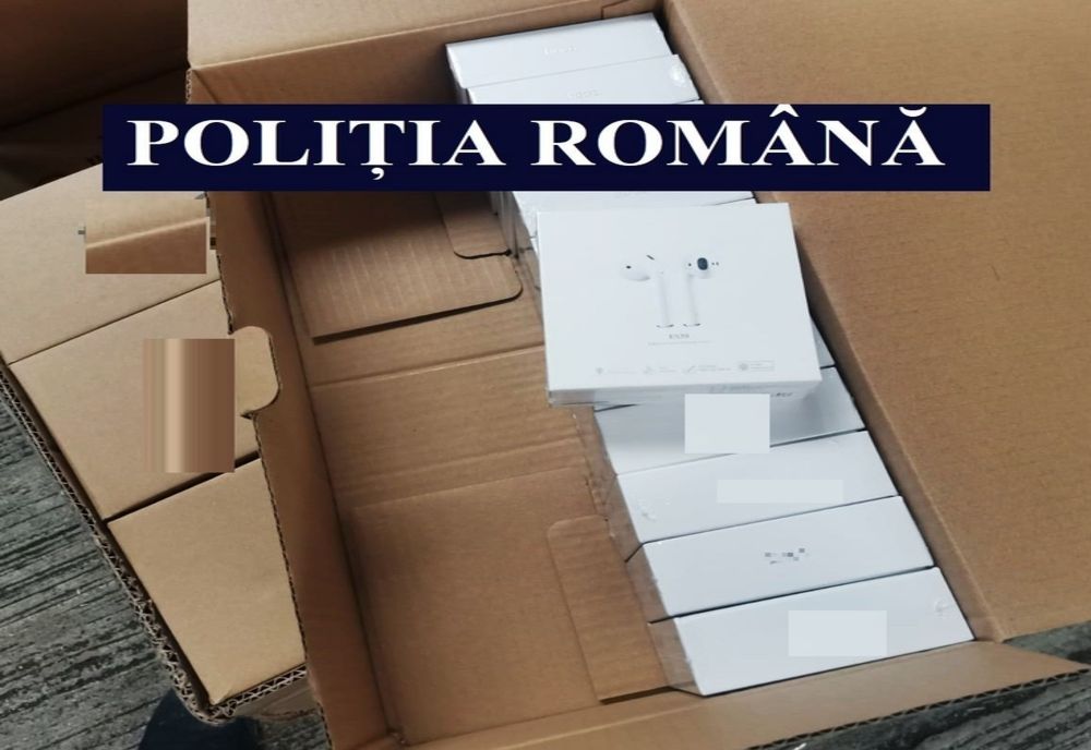 Accesorii electronice contrafăcute ,ridicate de polițiști