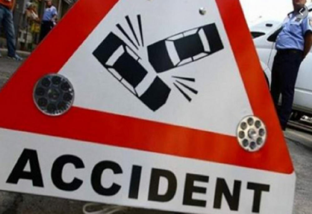 Două persoane rănite într-un accident pe DJ 391