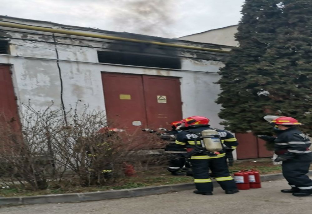FOTO | Incendiu în curtea Spitalului Municipal Dej! Unitatea medicală a rămas fără curent de la reţea