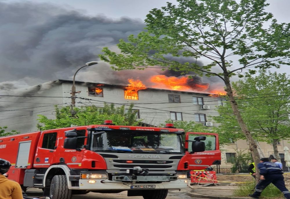 Incendiu violent în Eforie Sud