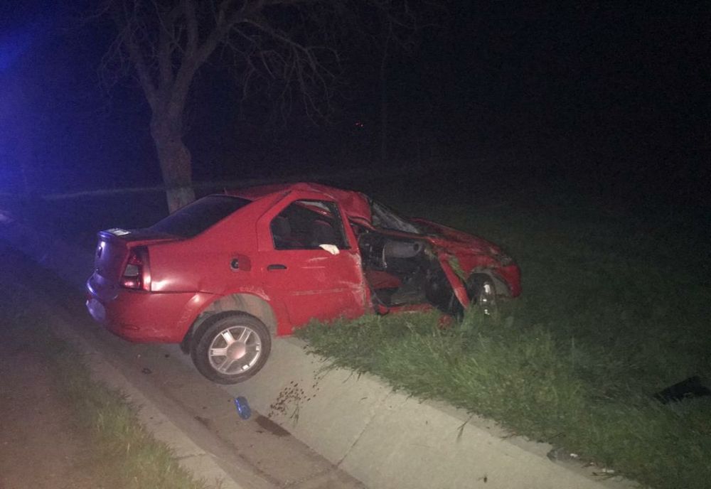 FOTO Patru tineri au ajuns la spital, după o depășire riscantă