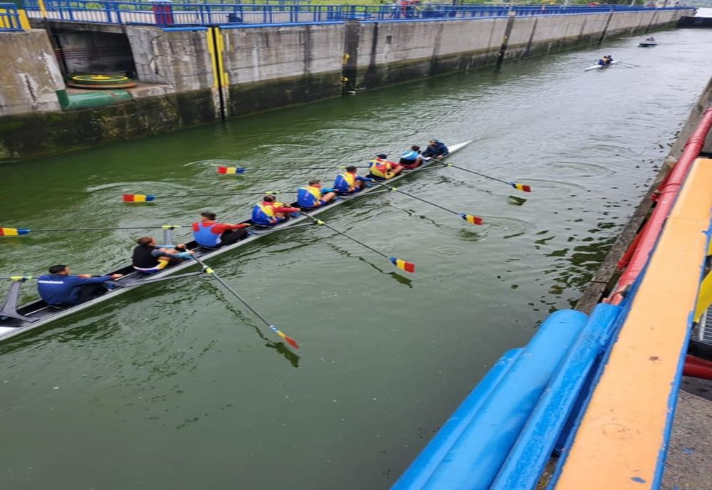 FOTO Echipa olimpică de canotaj a României se antrenează la ecluza Năvodari