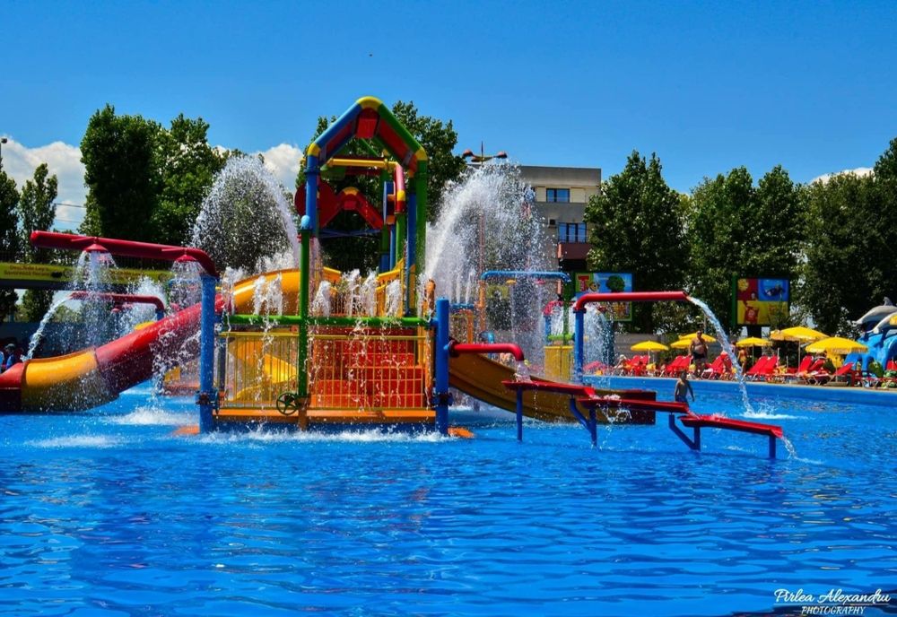 Două surori în pericol de înec la Aqua Magic