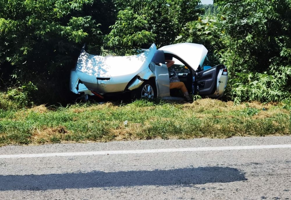FOTO Accident între Crucea și Stupina