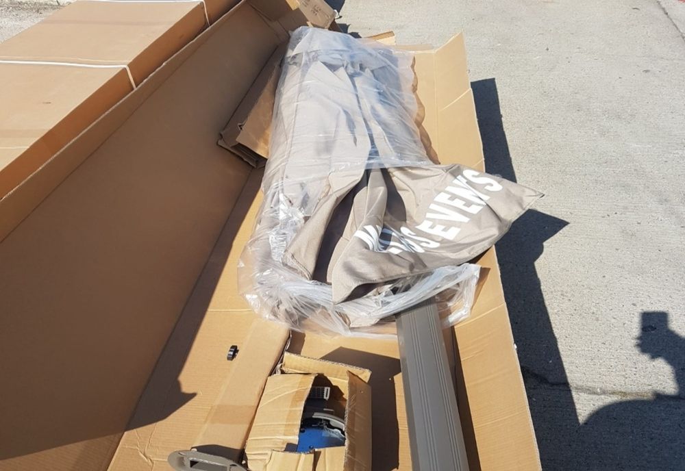 Mărfuri de zeci de mii de lei, introduse în țară prin folosirea de acte false, depistate în Portul Constanța