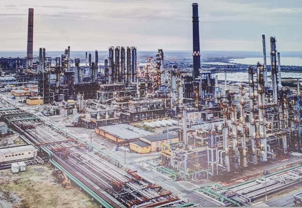 Rafinăria Petromidia, amendată de Garda de Mediu pentru a doua oară