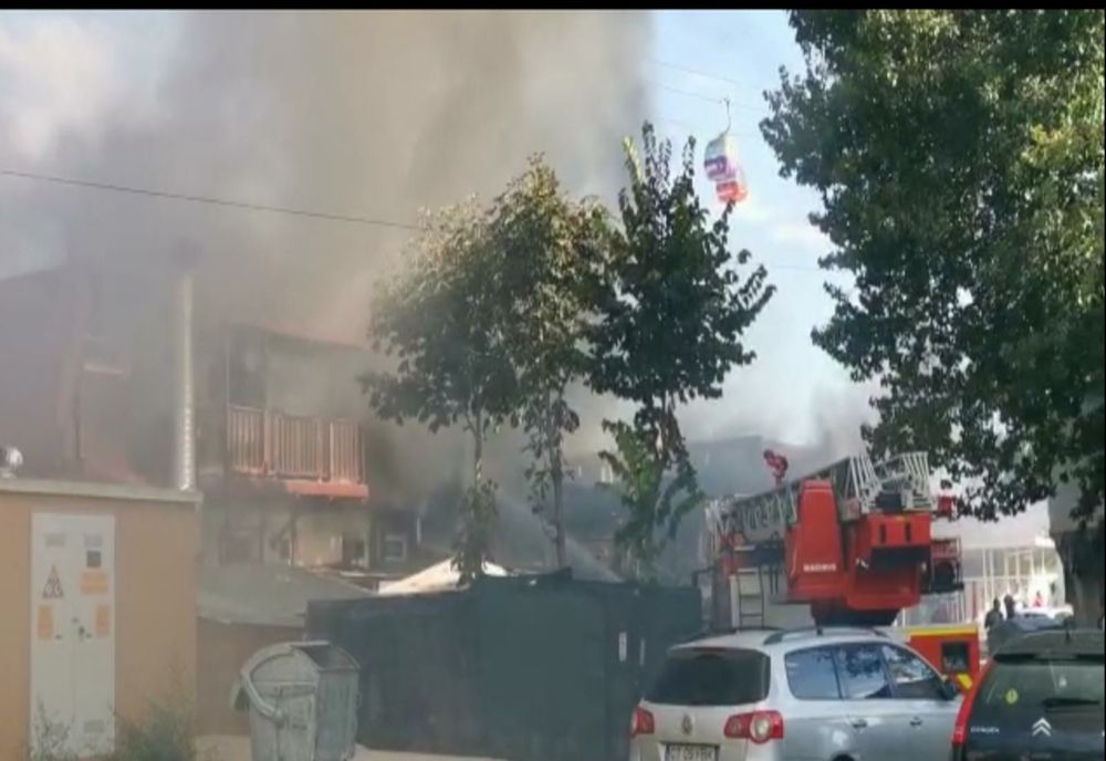 Incendiu violent în Mamaia. Terase cuprinse de flăcări 