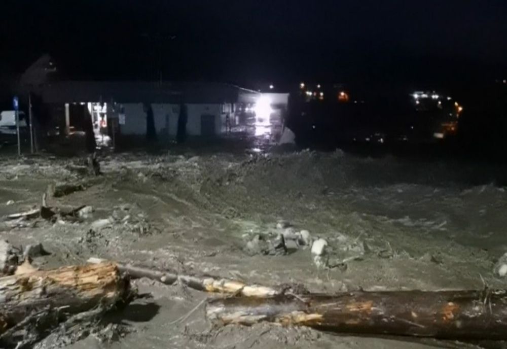 Cod portocaliu de inundații pe râuri din 11 județe