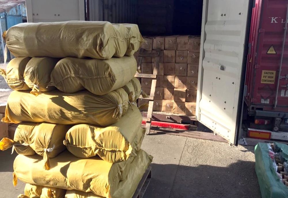 FOTO Captură de peste 3.400.000 lei în Portul Constanța, după ce polițiștii de frontieră au verificat patru containere