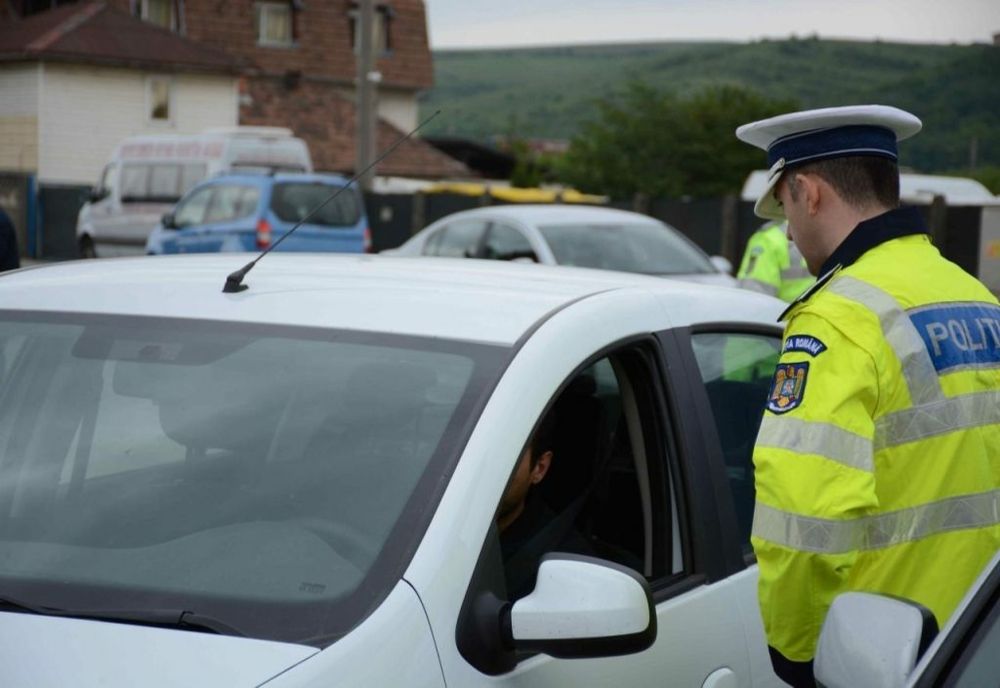 Adolescent de 16 ani, prins la volan fără permis