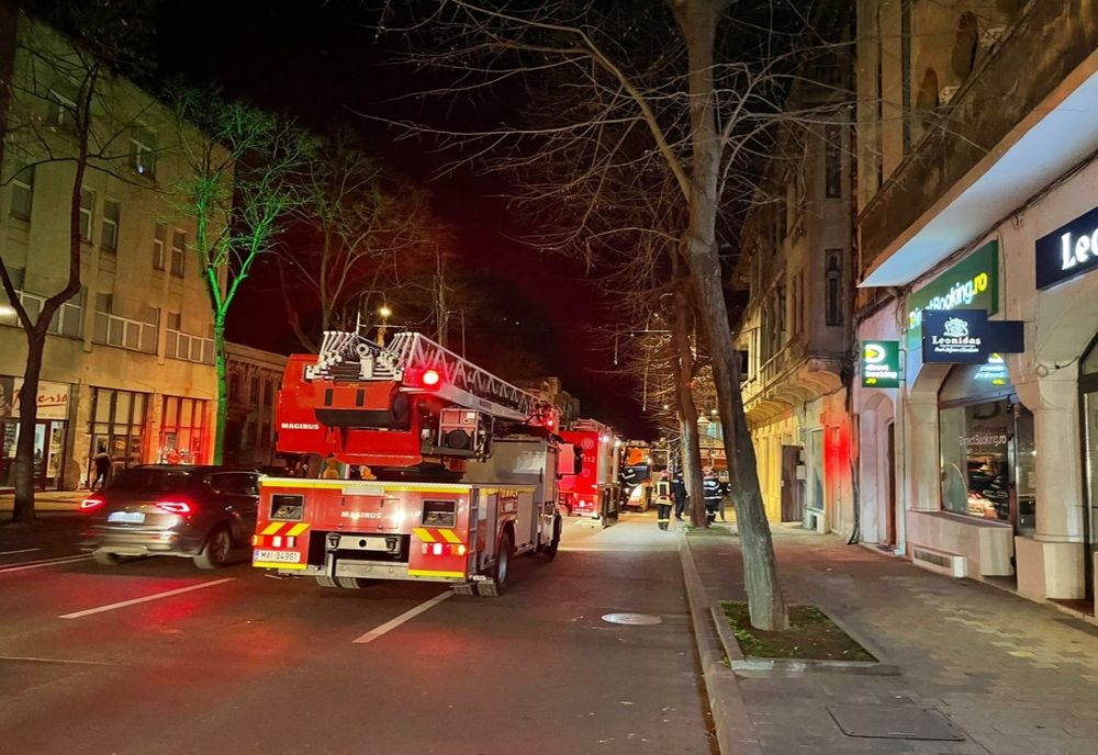 FOTO VIDEO Incendiu într-o clădire din centrul Constanței