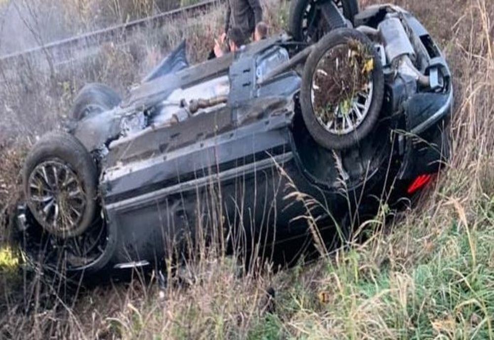 Mașină răsturnată la Hârșova. Două persoane rănite