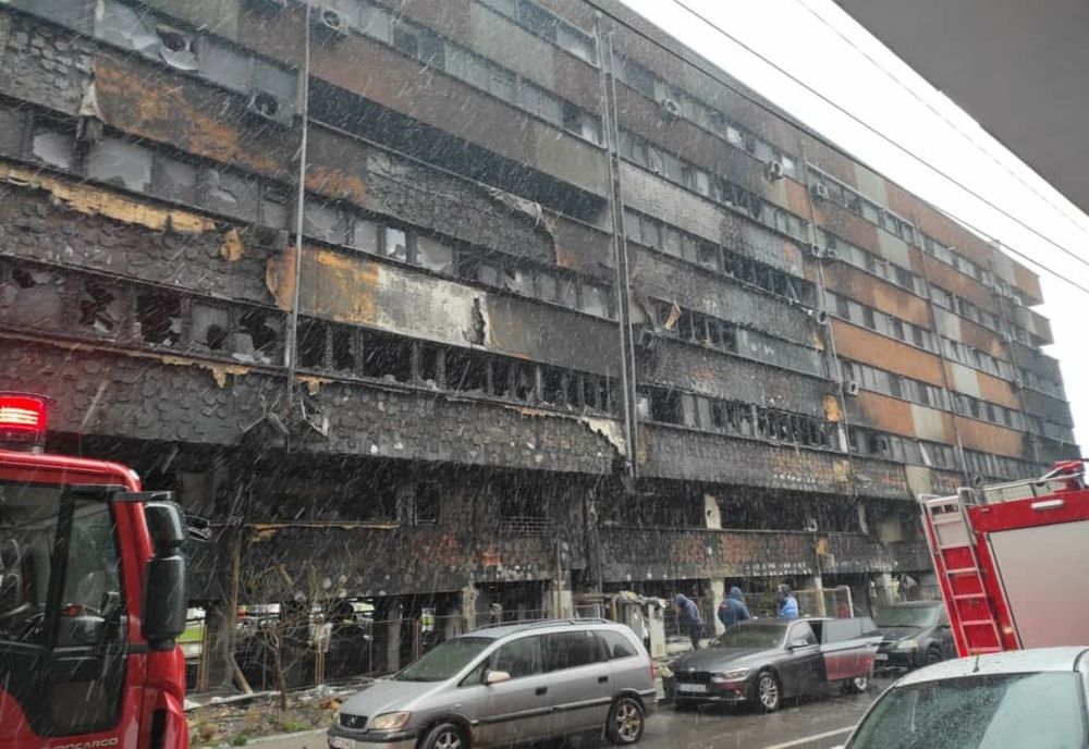 Adolescentul de 15 ani care a incendiat anul trecut un bloc din Constanța, trimis în judecată în stare de arest preventiv 