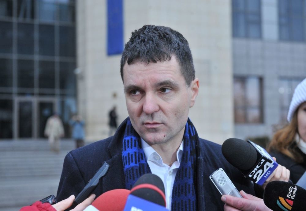 Cum încalcă Nicușor Dan regulile de circulație - Imagini publicate de sindicatul Europol. VIDEO