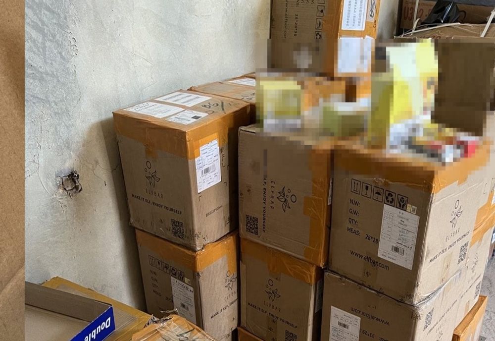 Mii de țigări electronice nedeclarate, depistate în portul Constanța Sud Agigea