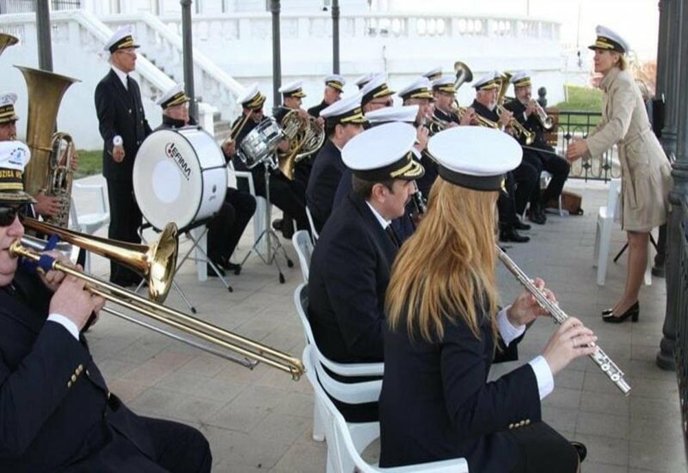 Fanfara „Muzica Apelor” pe litoralul românesc și în luna august. Program concerte