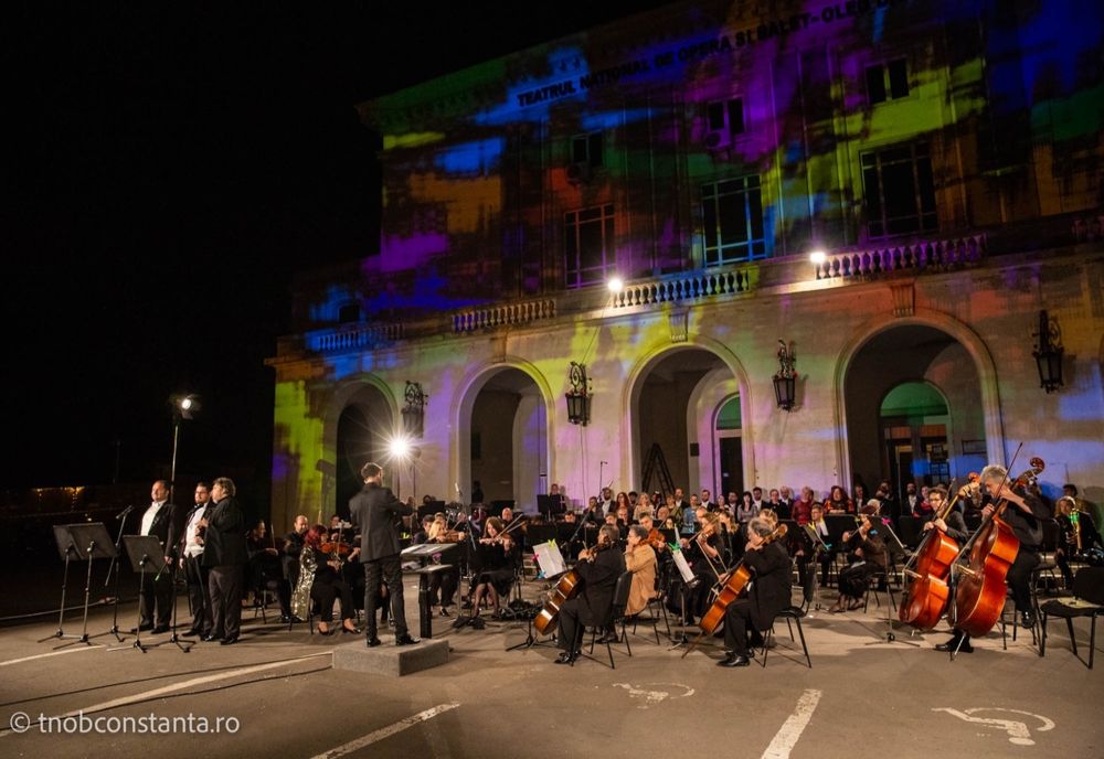 Regal cultural în parcul Teatrului Național de Operă și Balet „Oleg Danovski”