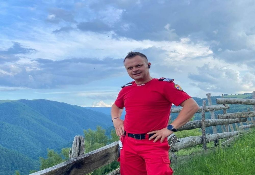 Misiune de salvare în concediu: un pompier militar de la ISU Alba a salvat un bărbat de la înec pe litoral
