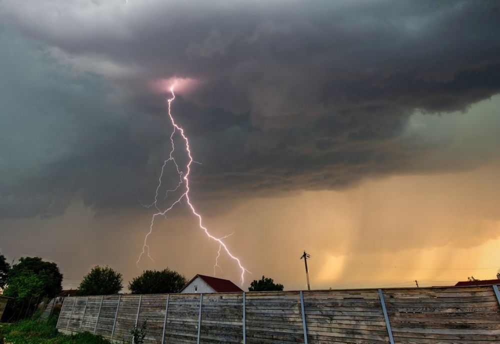 Furtună la Constanța. Localnicii și turiștii au primit mesaje RO-ALERT