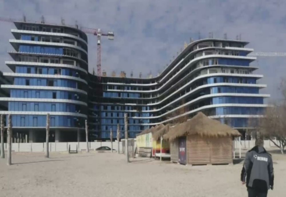 Dezastrul unei stațiuni. HAOSUL urbanistic din Năvodari, unde toți au construit cum au vrut - Afacerea care miroase urât