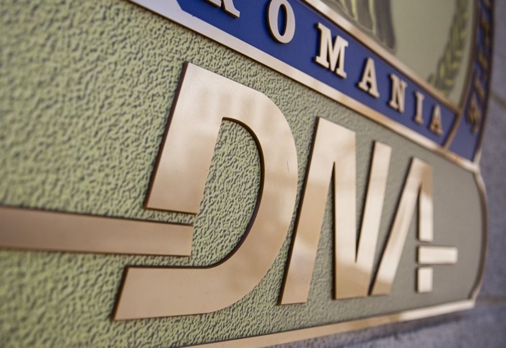 Fost adjunct al IPJ Constanța și soția acestuia, trimiși în judecată de DNA. Care sunt ACUZAȚIILE