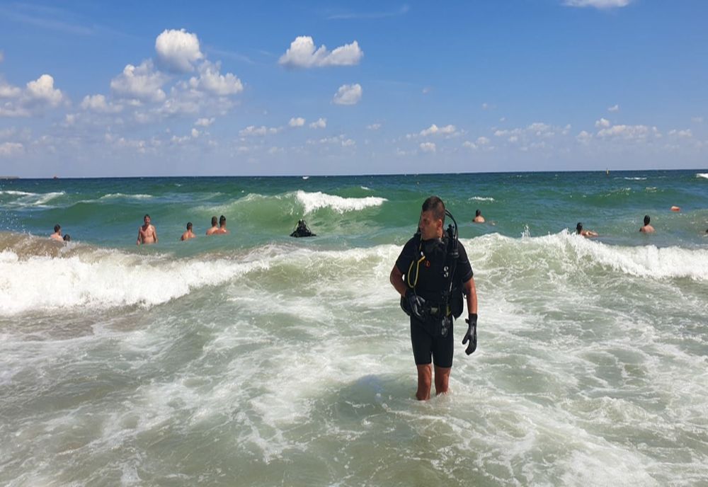 Tânărul dispărut în valuri la Corbu a fost găsit mort