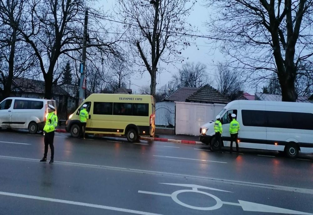 Transportul de persoane în atenția polițiștilor. Amenzi pe bandă rulantă