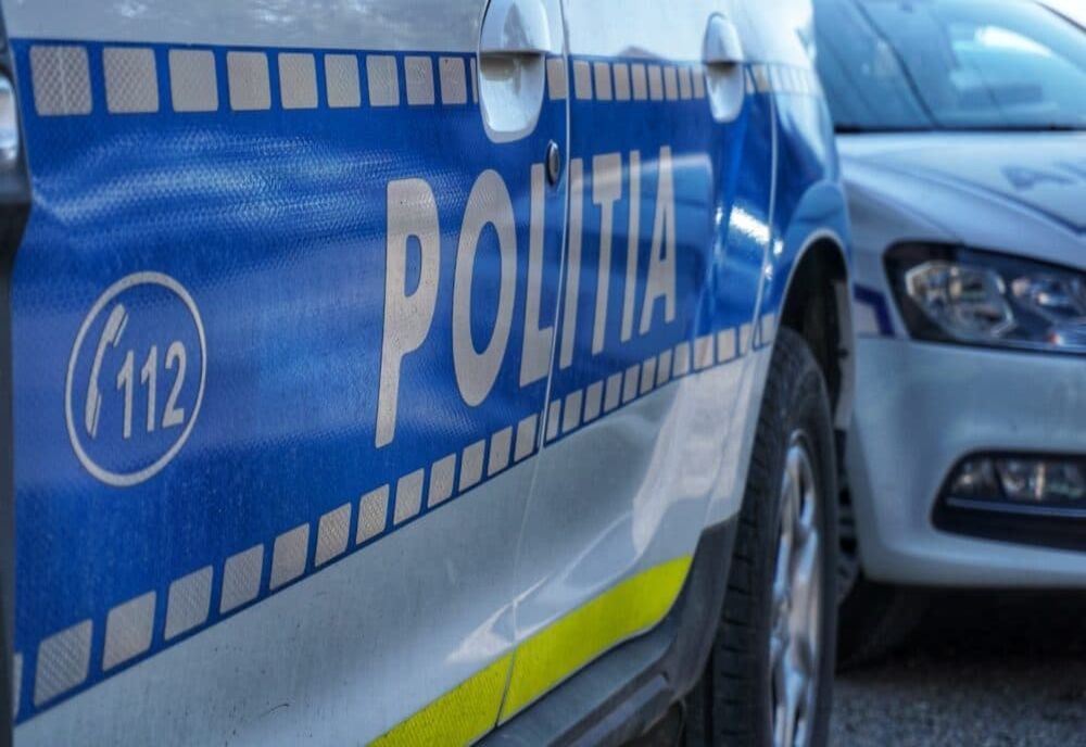 Doi polițiști au căzut cu mașina în râul Bahlui. Ei urmăreau un autoturism care nu a oprit la semnalele acestora